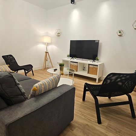Apartamentos En El Centro - Plaza De Amboage - Wifi Ferrol Exterior photo